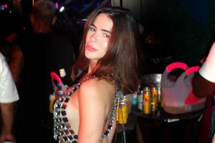 Ποια είναι η 25χρονη Τίφανι Μπαρσέλος που εθεάθη στο πλευρό του Ρομάριο