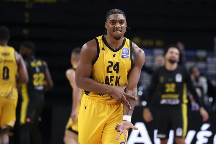 Με δυσκολία αλλά και χαρακτήρα η ΑΕΚ το Μαρούσι και μετράει 10 συνεχόμενες νίκες