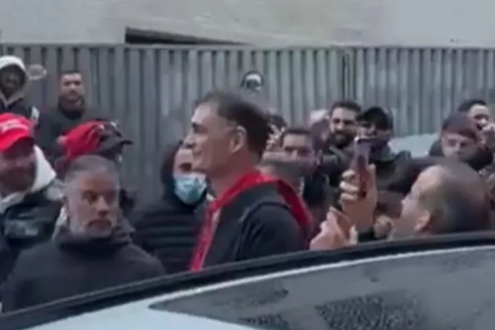 Ολυμπιακός: Αποθέωση Μπαρτζώκα και παικτών κατά την αναχώρηση των ερυθρολεύκων για τον τελικό του Allwyn Final 8 με τον Παναθηναϊκό AKTOR