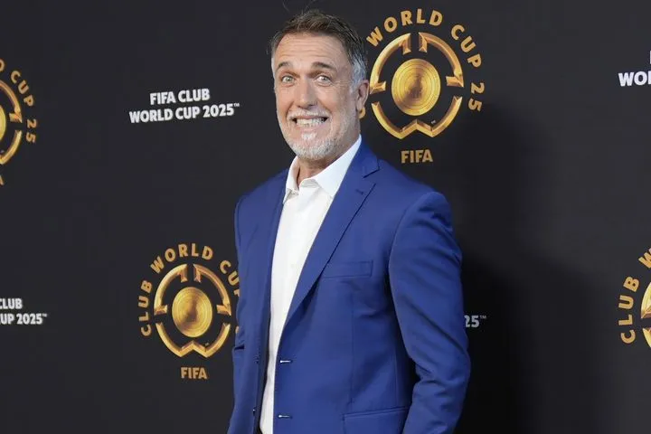 Ρόμα: Ο Μπατιστούτα επέστρεψε στην Τριγκόρια μετά από 23 χρόνια και προκάλεσε ρίγη συγκίνησης