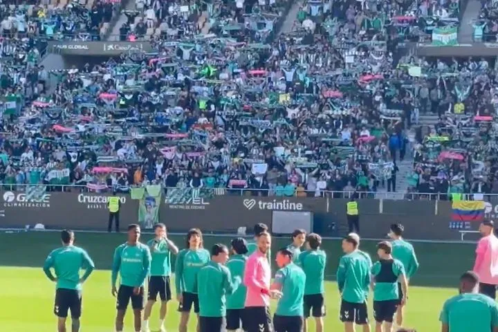 Μπέτις, αντίπαλος Παναθηναϊκού: Πάνω από 20.000 οπαδοί στην ανοικτή προπόνηση πριν από το ντέρμπι με τη Σεβίλλη