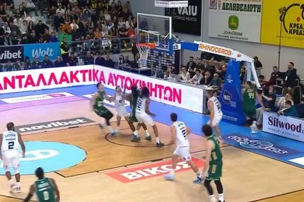 Απίστευτο blooper στην Καρδίτσα: Ο Παναθηναϊκός έχασε επτά ευκαιρίες για να σκοράρει κάτω από το καλάθι στην ίδια φάση