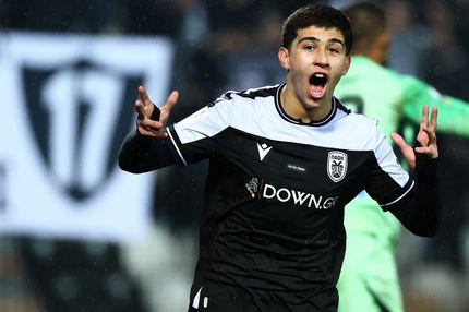 Απλά και ποδοσφαιρικά ο ΠΑΟΚ απέδειξε πως ήταν ανώτερος σε όλα και απέχει ενενήντα λεπτά από έναν τίτλο