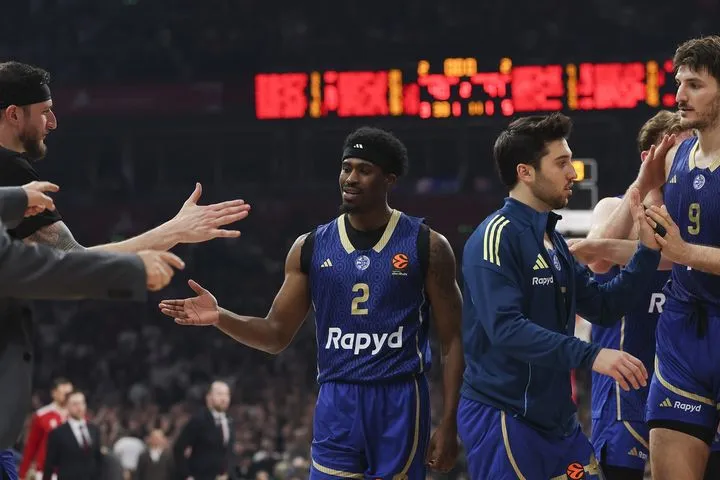 Η Μακάμπι έπαιξε με τη φωτιά, αλλά επιβίωσε στο θρίλερ του Βελιγραδίου κόντρα στον Ερυθρό Αστέρα