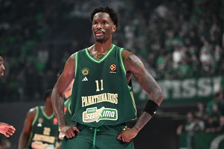 No defence, no party: Ο Παναθηναϊκός γκέλαρε στην έδρα του με την Παρί, παρά την ασύλληπτη εμφάνιση του Χέιζ-Ντέιβις