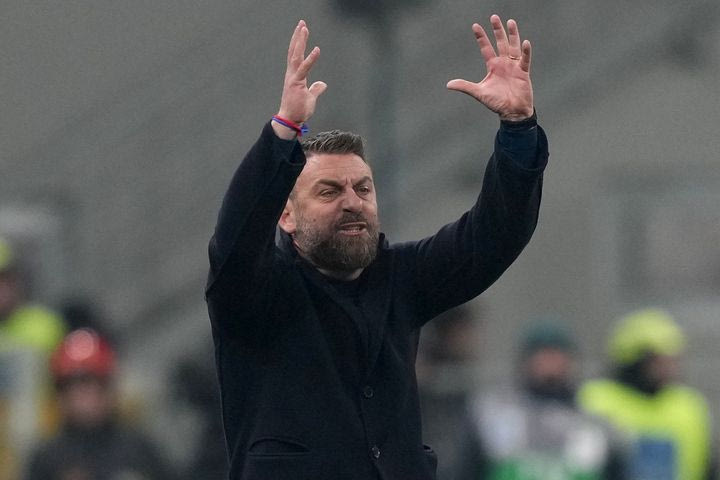 Ξέσπασμα Ντε Ρόσι για τις δεύτερες κίτρινες κάρτες: "Ο πιο ηλίθιος κανονισμός του VAR..."