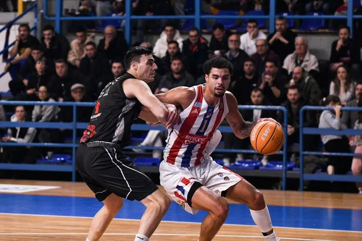 Με ηγέτη τον Ρόμπινσον, η Δόξα Λευκάδας λύγισε τον Βίκο Ιωαννίνων στην Elite League