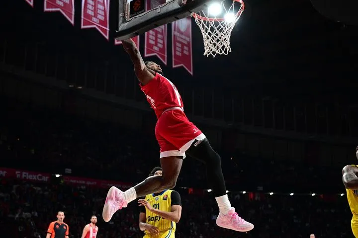 Με Ταϊρίκ Τζόουνς τα καλύτερα καρφώματα του Ιανουαρίου στην EuroLeague