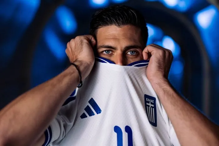 Kάνε δική σου τη νέα φανέλα της Εθνικής Ελλάδας