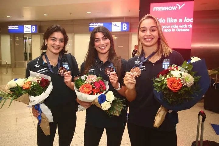 Το VIDEO του SPORT24 από την άφιξη της Εθνικής Πόλο Γυναικών στην Ελλάδα μετά το χάλκινο μετάλλιο στο Ευρωπαϊκό