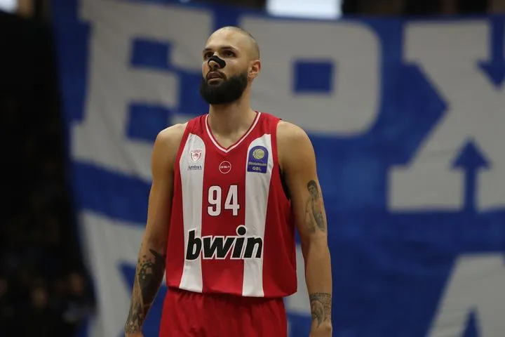 Ηρακλής – Ολυμπιακός 70-95: Αφηνιασμένος στο Ιβανώφειο ο Φουρνιέ, υπέγραψε με 30άρα το διπλό των ερυθρολεύκων