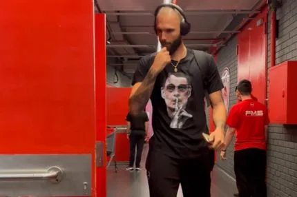 Το σχόλιο του Ολυμπιακού για την μπλούζα του Εβάν Φουρνιέ