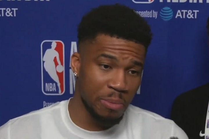 Ο Γιάννης Αντετοκούνμπο έδωσε update για την κατάστασή του