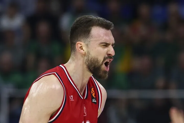 Αγχώθηκε πολύ στο τέλος η Αρμάνι, αλλά πήρε το διπλό απέναντι στη Βιλερμπάν