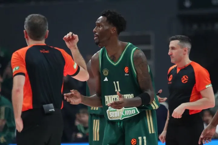 Ο Χέιζ-Ντέιβις ισχυρίστηκε πως ο Καβαλιέρ τον βρήκε και παραδέχθηκε ότι του έκανε φάουλ