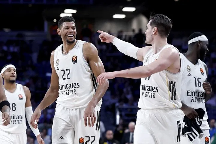 Απολαυστική Ρεάλ Μαδρίτης διέλυσε τη Μπάγερν Μονάχου