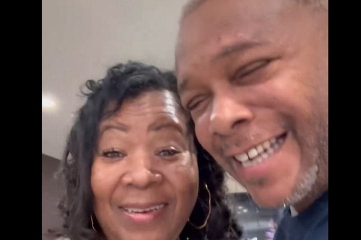 Παναθηναϊκός AKTOR: Οι γονείς του Χολμς φυσικά τραγούδησαν για την κατάκτηση του Κυπέλλου