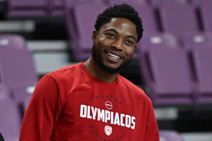 Η ειδική ζώνη που φορά ο Ταϊρίκ Τζόουνς: Σε τι χρησιμεύει εν όψει του τελικού του Allwyn Final 8