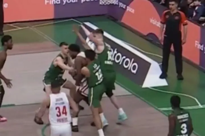 Ζάλγκιρις – Ολυμπιακός: Ο Τζόουνς σκόραρε απέναντι σε τρεις αντιπάλους