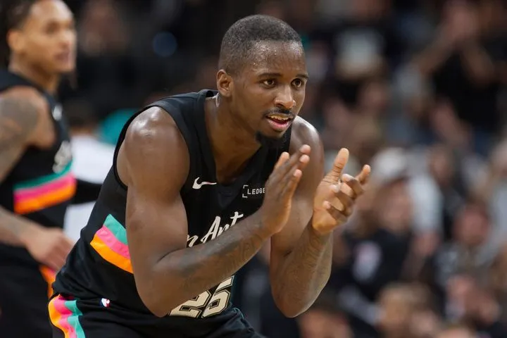 NBA: Χειρουργείο και τέλος η σεζόν για τον Ντέιβιντ Τζόουνς Γκαρσία των Σπερς