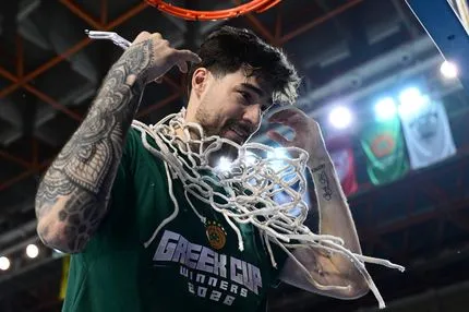 Ο Χουάντσο έκοψε και πήρε το διχτάκι του τελικού του Allwyn Final 8