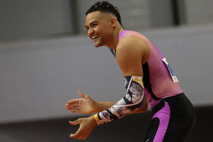 Ο Καραλής δεν κυνηγά πια τον Ντουπλάντις, αλλά τον προκαλεί