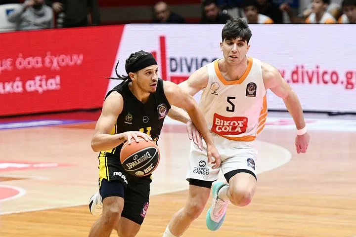 Ο Κινγκ σφυροκόπησε τον Προμηθέα των απουσιών και έστειλε το Μαρούσι στο Allwyn Final Eight