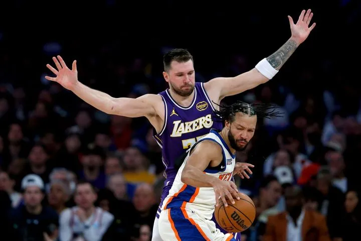 NBA: Άνετες νίκες για Χιτ και Πίστονς – Οι Νικς επικράτησαν των Λέικερς και συνεχίζουν ακάθεκτοι