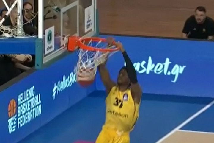 Μαρούσι – Άρης Betsson: Τρομερό alley-oop κάρφωμα του Κώστα Αντετοκούνμπο