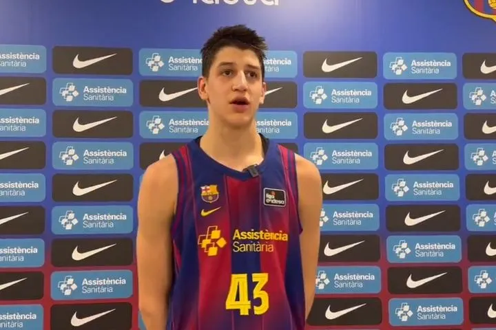 Ο 16χρονος Σέρβος γκαρντ, Νίκολα Κουστουρίτσα, έγραψε ιστορία με τη φανέλα της Μπαρτσελόνα