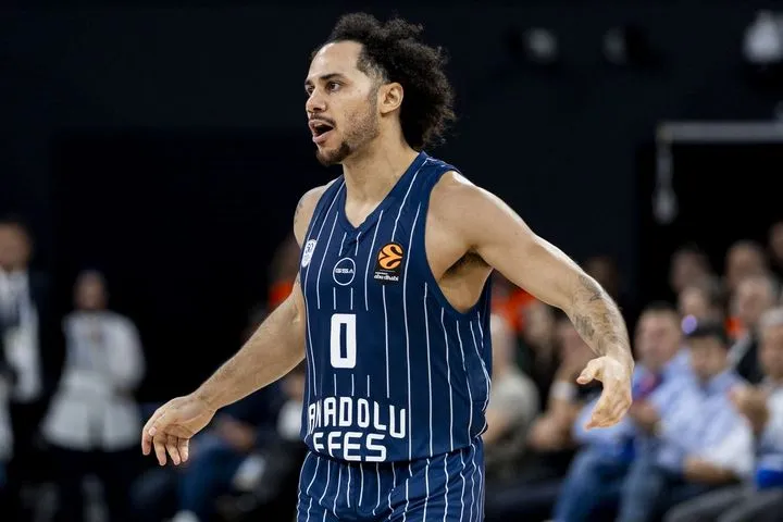 Εφές: Επιστρέφει ο Λάρκιν μετά από τρεις μήνες