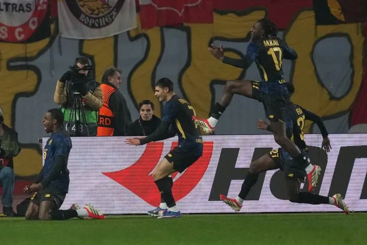 Europa League: Με γκολ του Ενγκόι στην παράταση η Λιλ πέταξε για τους 16 μαζί με τη Φερεντσβάρος που έκανε την ανατροπή