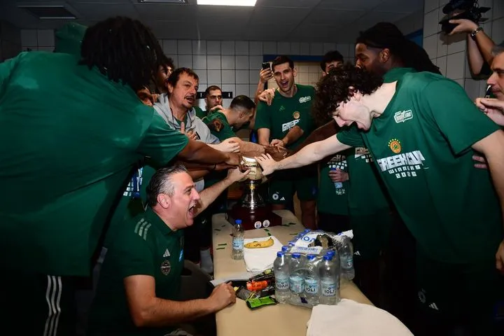 Παναθηναϊκός AKTOR: Ο Σλούκας αφιέρωσε την κατάκτηση του Κυπέλλου στον Εργκίν Αταμάν για την απώλεια της μητέρας του