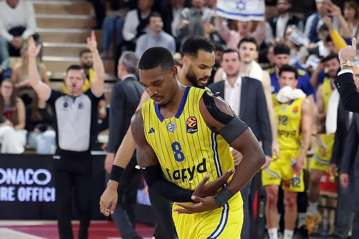 Αλύγιστη η Μακάμπι πήρε μεγάλο διπλό στο Μονακό