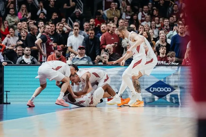 Ο Τζόρνταν Λόιντ "εκτέλεσε" τη Λετονία με 37 πόντους και buzzer beater