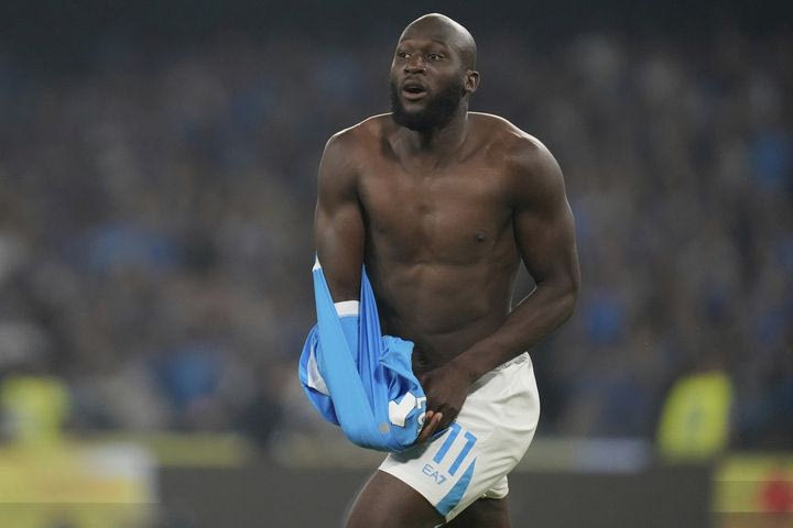 Βερόνα – Νάπολι 1-2: Ο Λουκάκου έδωσε το φιλί της ζωής στους παρτενοπέι στο 90+6′