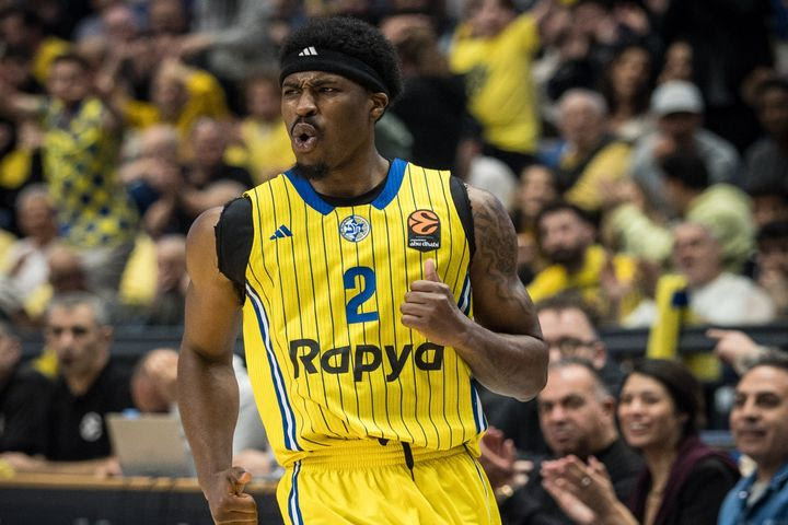 Ο Τζίμι Κλαρκ με buzzer beater χάρισε τη νίκη στη Μακάμπι Τελ Αβίβ κόντρα στην Παρτίζαν