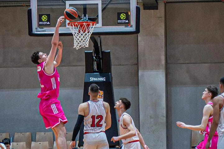 NextGen EuroLeague: Πρεμιέρα με ήττα από τη Μέγκα για τον Ολυμπιακό στο Ουλμ, παρά τη γεμάτη εμφάνιση του Χαϊδεμένου