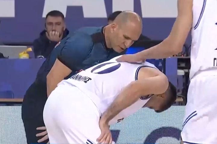 Ηρακλής – Μύκονος Betsson: Αποχώρησε κουτσαίνοντας ο Μωραΐτης, αλλά λίγο μετά επέστρεψε