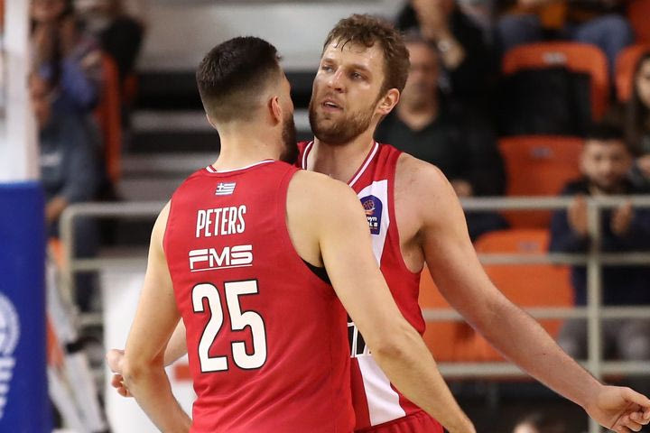 Μαρούσι – Ολυμπιακός 67-91: Στο ρελαντί οι Πειραιώτες, προκρίθηκαν στον τελικό του Allwyn Final 8