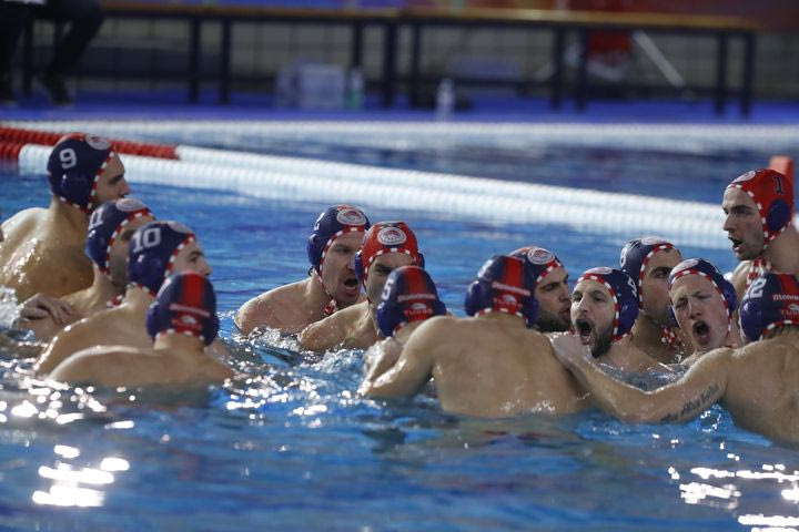 Ο Ολυμπιακός νίκησε τον Απόλλωνα Σμύρνης και έκλεισε ραντεβού με τον Παναθηναϊκό στον τελικό του Stoiximan Final 4 του Κυπέλλου Πόλο