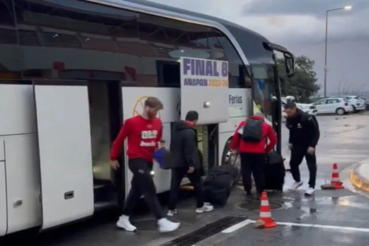 Ολυμπιακός: Η άφιξη των ερυθρόλευκων στο γήπεδο για τον τελικό του Allwyn Final 8 κόντρα στον Παναθηναϊκό AKTOR