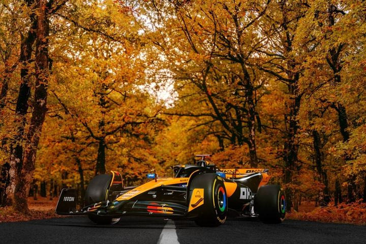 Στο μαγικό δάσος της Φολόης: Το showcar της McLaren Mastercard Formula 1 Team όπως δεν το έχετε ξαναδεί