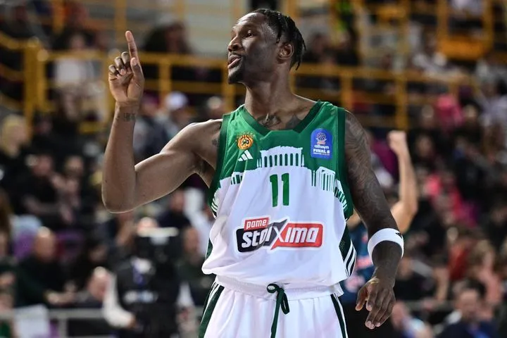 Ο Παναθηναϊκός AKTOR ξεκίνησε με εντυπωσιακό επιμέρους 17-2 τον ημιτελικό κόντρα στον Ηρακλή