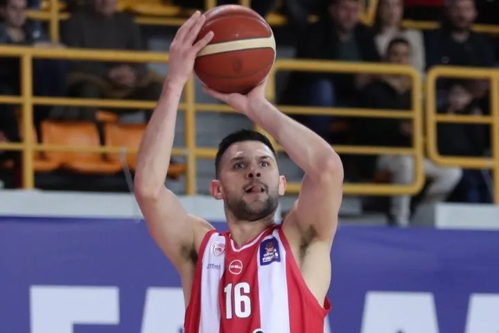 Παπανικολάου: “Δεν θα ήθελα να είμαι στη θέση του κόουτς να πρέπει να επιλέγω εξάδα ξένων”