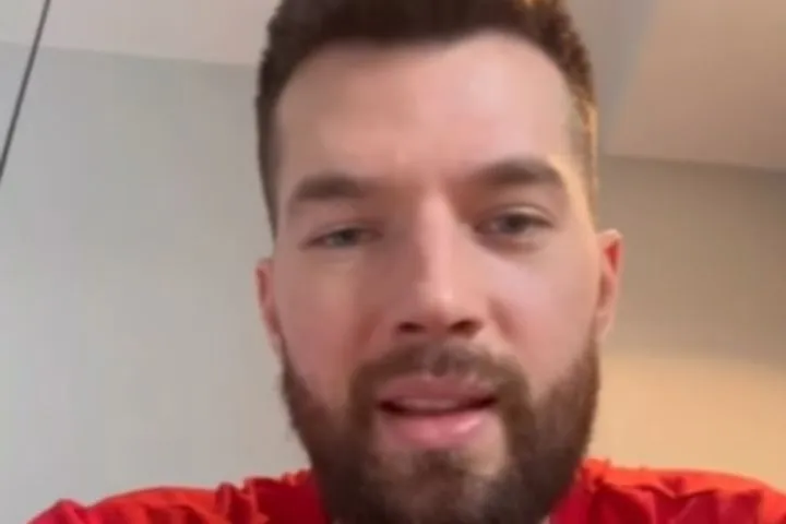 Ο Άλεκ Πίτερς επιστρέφει στην κουζίνα του TwentyFive