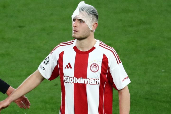 "Είμαι καλά, δεν έχει τελειώσει τίποτα": Το story του Πιρόλα έπειτα από τον τραυματισμό του στο παιχνίδι του Ολυμπιακού με τη Λεβερκούζεν