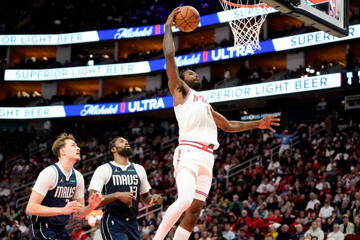 NBA: Οι Ρόκετς άντεξαν μέχρι το τέλος και επικράτησαν των Μάβερικς, νίκες για τους Πέισερς, Σίξερς, Μπούλς και Τίμπεργουλβς