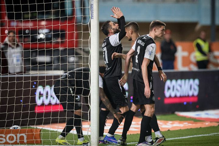 ΟΦΗ – Λεβαδειακός: Τι σημαίνει η χειρονομία που έκανε ο Σαλσίδο στον Σενγκέλια μετά το γκολ του Γεωργιανού