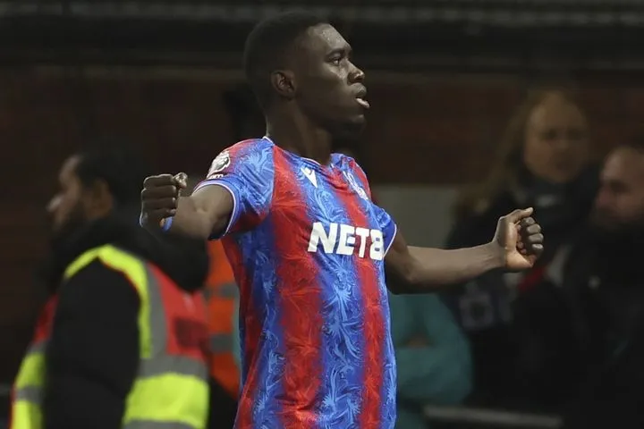 Ο Σαρ εκτέλεσε την Μπράιτον του Κωστούλα και η Κρίσταλ Πάλας έβαλε τέλος στο αρνητικό σερί της